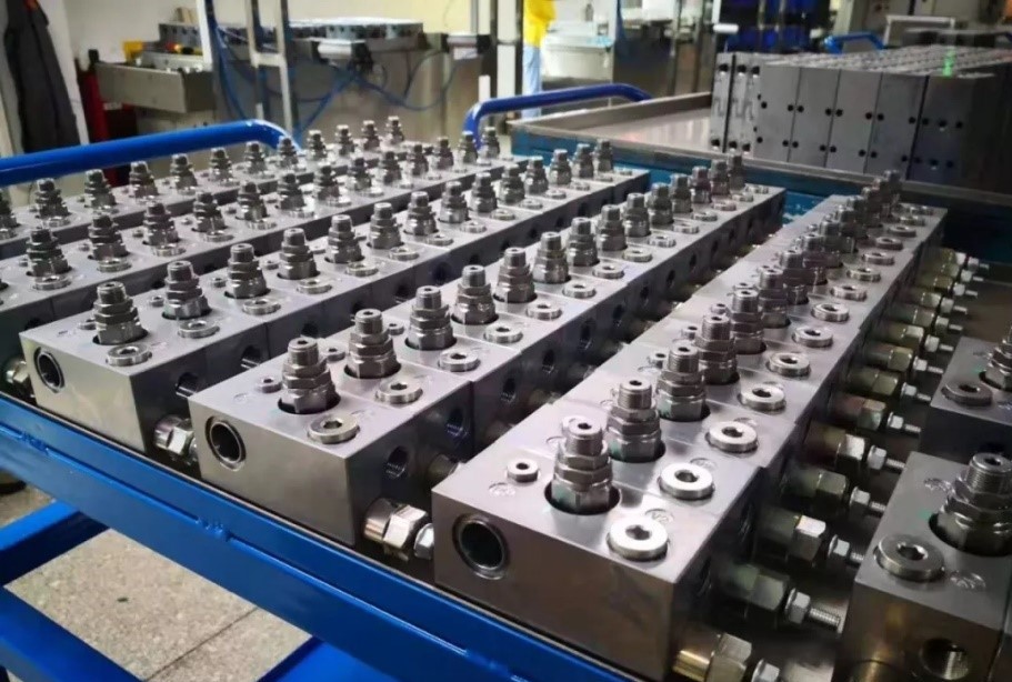 Integrated valve blocks and threaded plug-in valves in Sant Hydraulic Technology (Shenzhen)Co., Ltd.